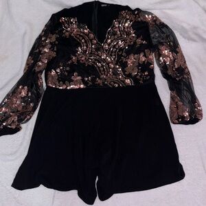 I am selling a cute homecoming/formal jumper with a V-neck and sequence!!!